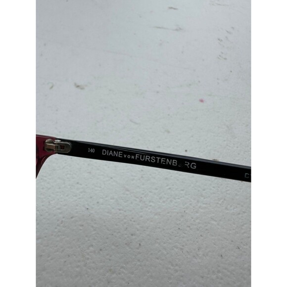 Diane Von Furstenburg Subtle Cat-Eye Rectangle Frame Graphic Temple Eyeglasses - Picture 3 of 4